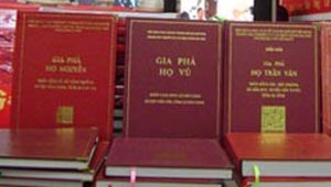 Trưng bày hơn 100 bộ gia phả trong Liên hoan các dòng họ